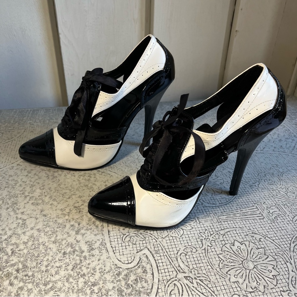 Pleaser Blk/Wht Seduce Patent Heels Sz 7